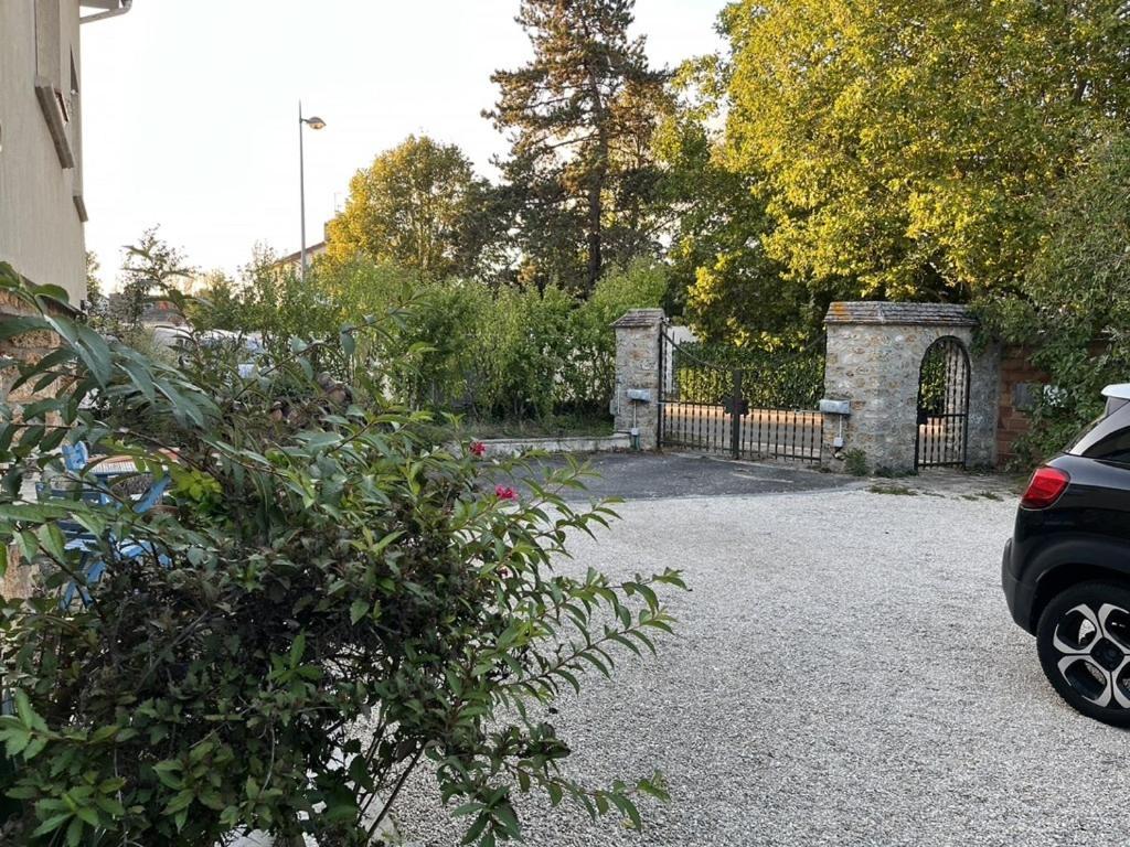 Studios De L'Etang Du Perray Le Perray-en-Yvelines Ruang foto